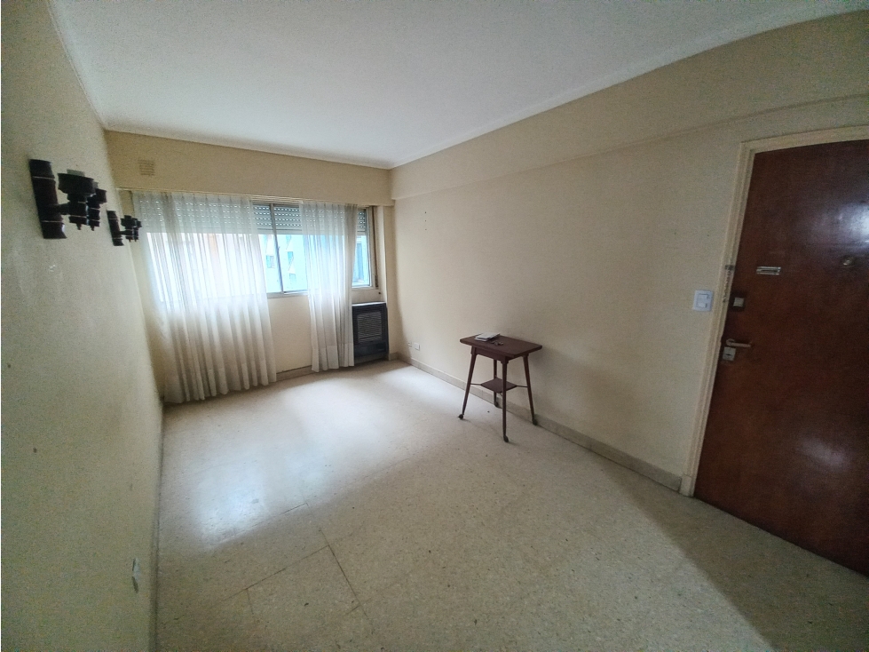 OPORTUNIDAD!! 2 AMBIENTES MUY LUMINOSO EN ESTADO ORIGINAL - SALTA 1725 — foto 2