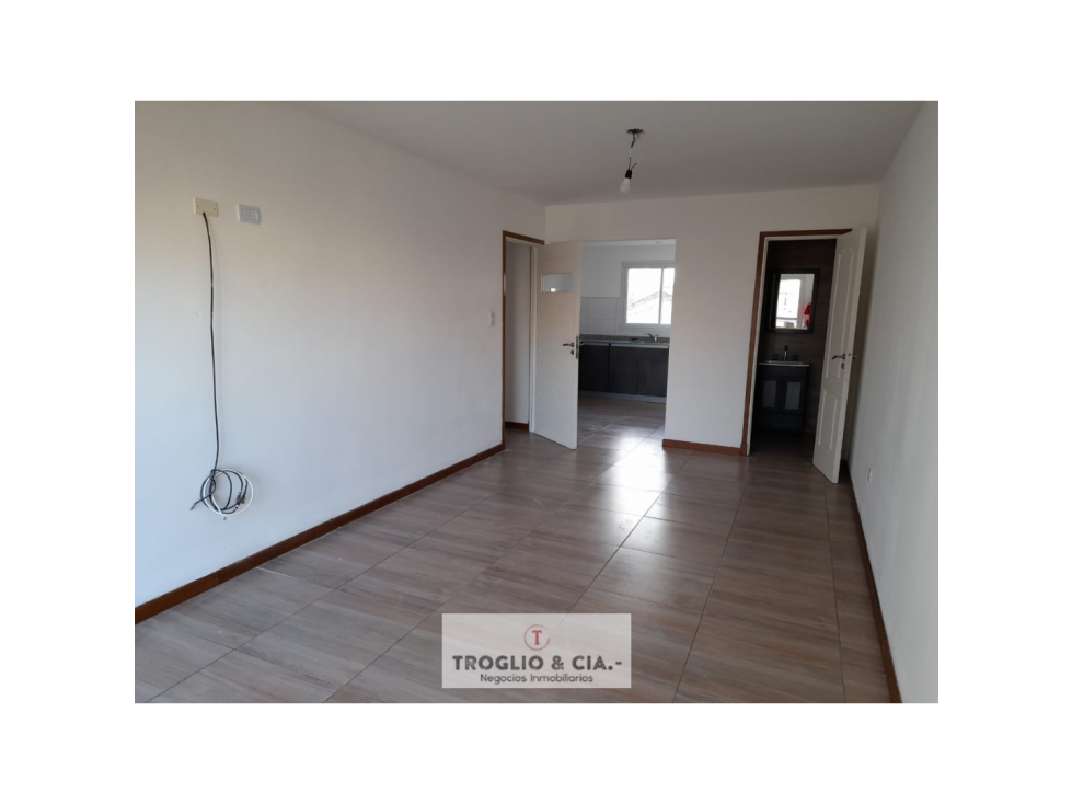 DUPLEX DE 3 AMBIENTES + COCHERA -APTO CREDITO-MACROCENTRO - 2