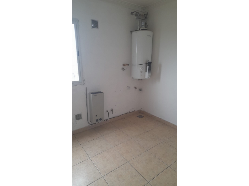 2 AMBIENTES EN ALQUILER-JUNCAL Y PRIMERA JUNTA - 2