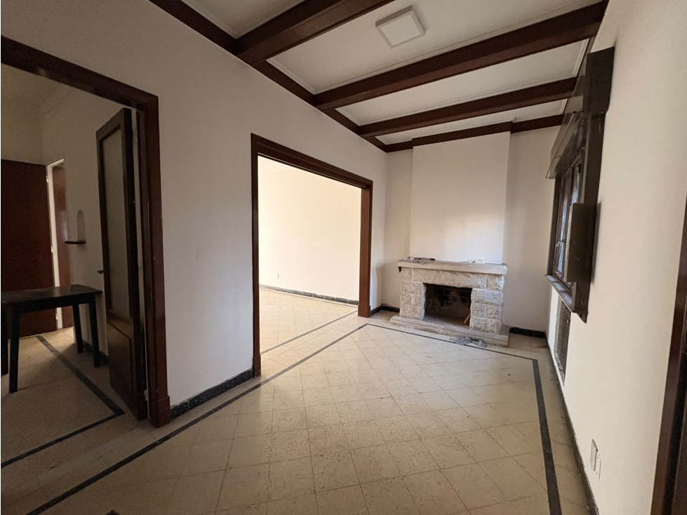 CASA DE 4 AMBIENTES USO PROFESIONAL - SALTA 2300