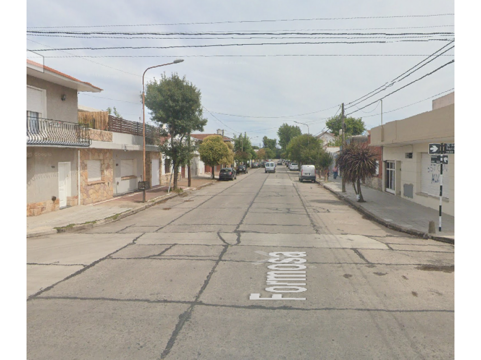 CASA DE CUATRO AMBIENTES - CON PARQUE