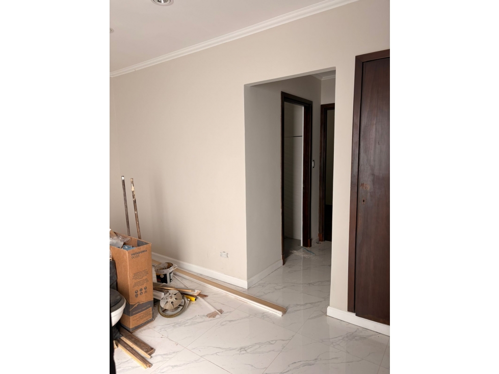 PH AL MEDIO TRES AMBIENTES CON PATIO RECICLADO A NUEVO — foto 4