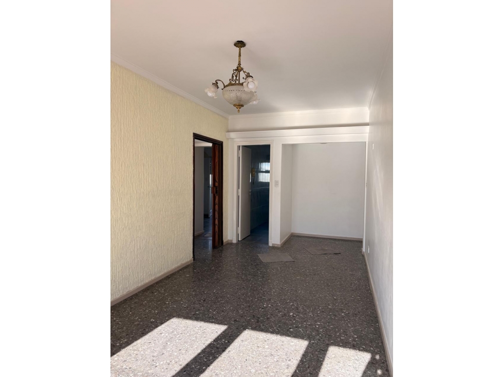 DEPARTAMENTO 3 AMBIENTES CON BALCON - ALBERTI 3800 - 2