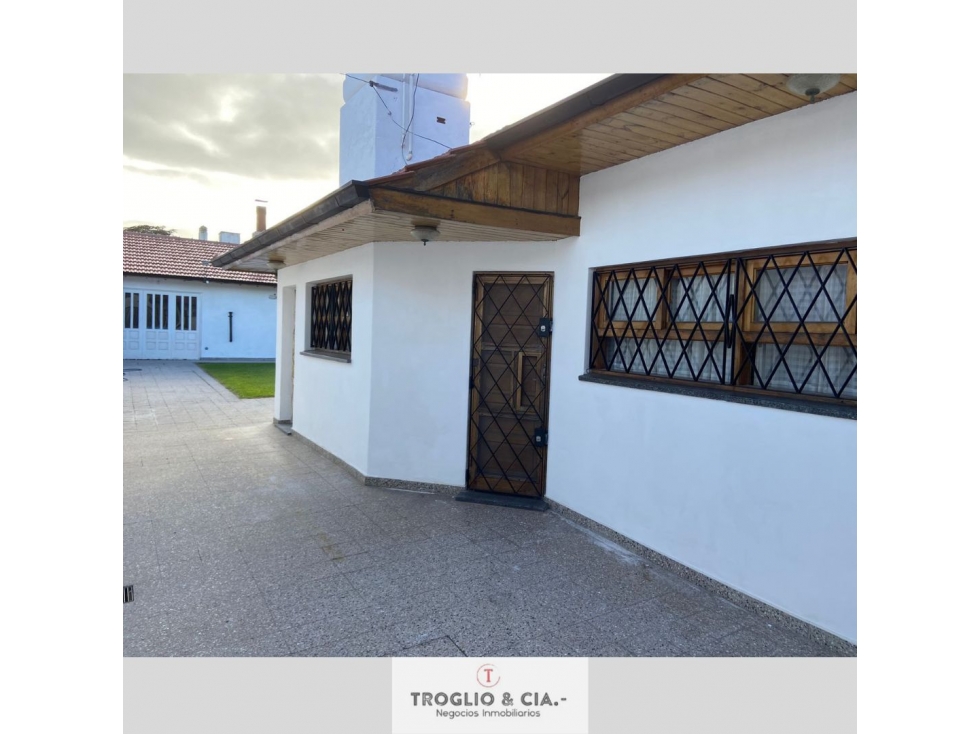 CHALET DE 4 AMBIENTES EN PARQUE LURO CON GGE DOBLE Y QUINCHO — foto 5
