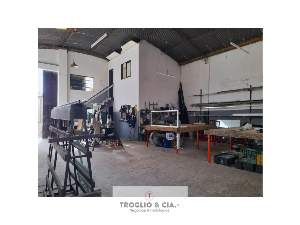 GALPON COMERCIAL Y CASA EN CALLE CASTELLI - 5