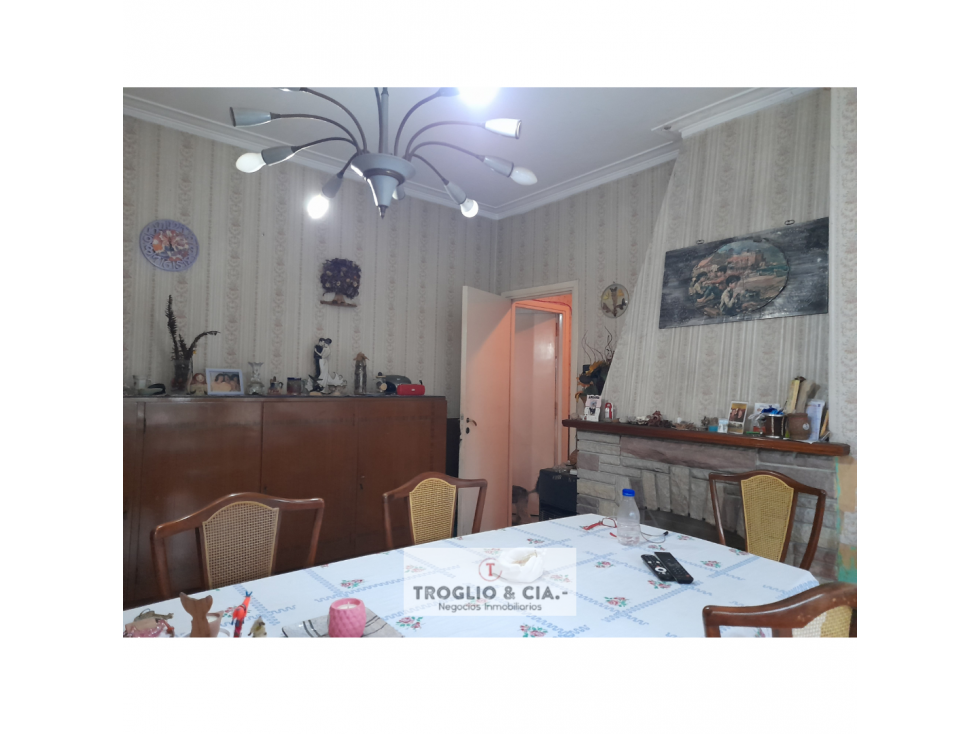 CASA 3 AMB, LOCALES Y COCHERA EXTERNA - AV JUAN B JUSTO 3100