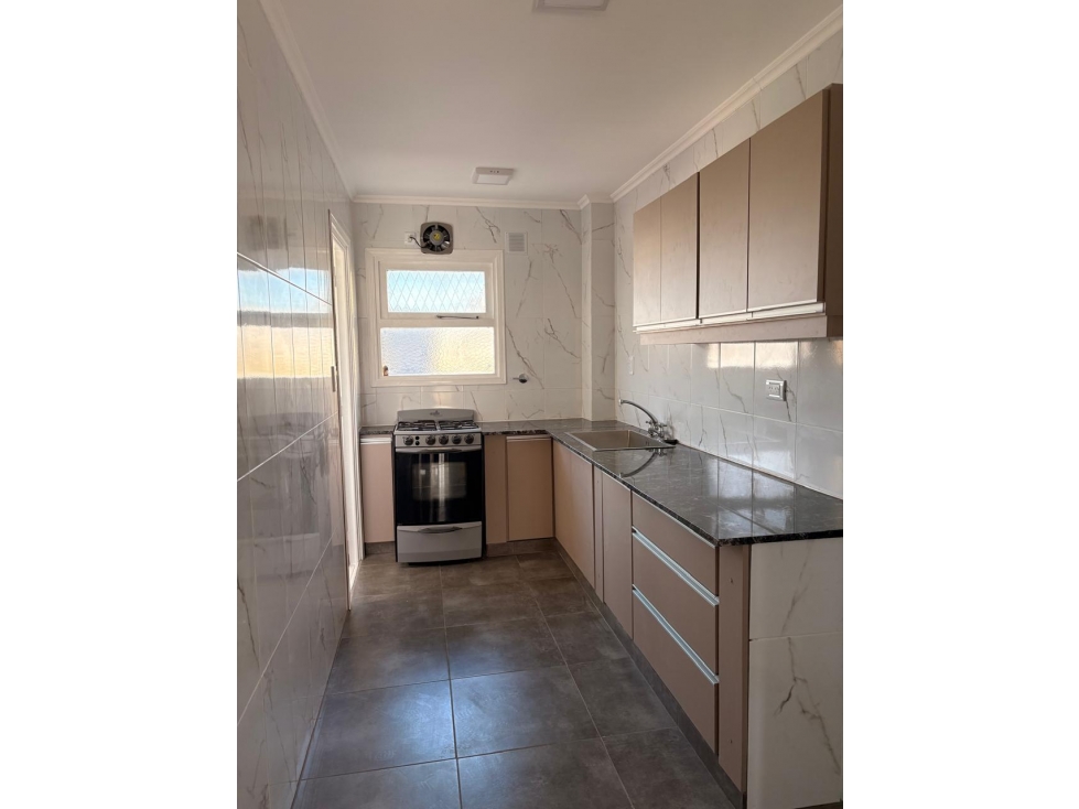 DEPARTAMENTO 3 AMBIENTES CON BALCON - ALBERTI 3800 - 4