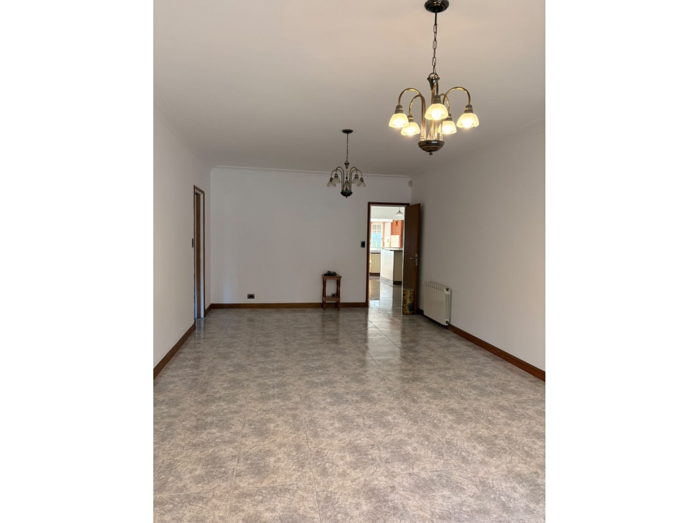 CHALET 4 AMBIENTES CON GARAGE Y PARQUE - LAMADRID 3300 - 4