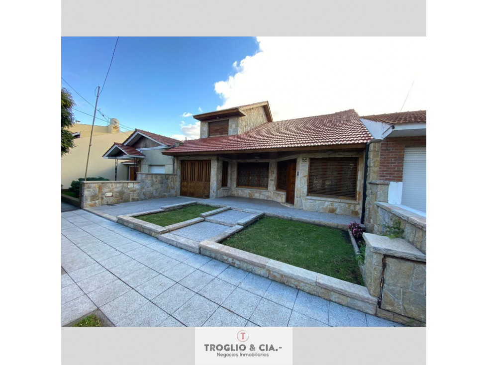 CHALET DE 4 AMBIENTES EN PARQUE LURO CON GGE DOBLE Y QUINCHO — foto 2