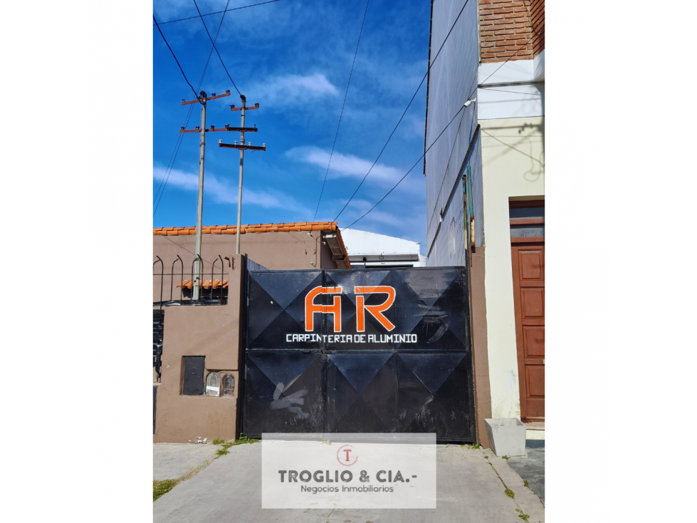 GALPON COMERCIAL Y CASA EN CALLE CASTELLI - 1