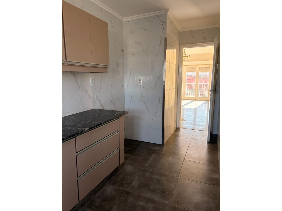 DEPARTAMENTO 3 AMBIENTES CON BALCON - ALBERTI 3800 - 6