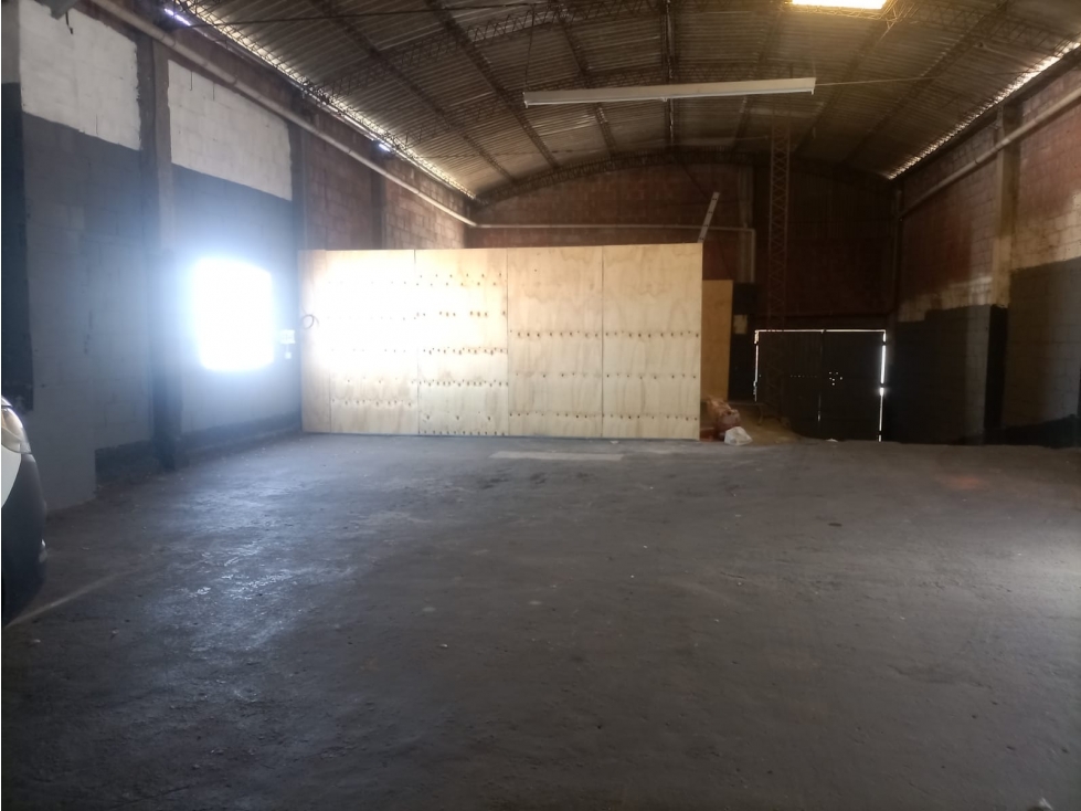 GALPON EN PLANTA ALTA CON 200M2 CUB IDEAL DEPOSITO - SAENZ PEÑA 300 - 1