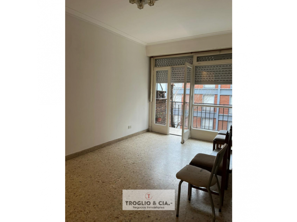 DEPARTAMENTO DOS AMBIENTES A LA CALLE - ZONA CENTRO - 3