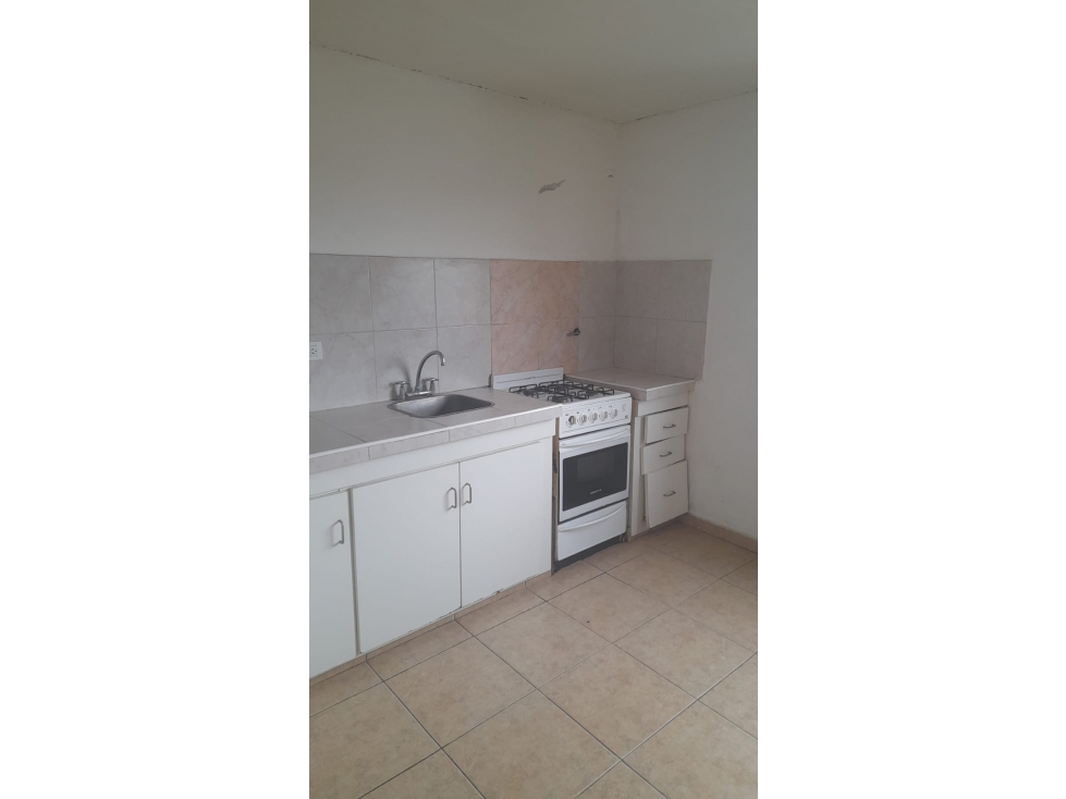2 AMBIENTES EN ALQUILER-JUNCAL Y PRIMERA JUNTA - 1