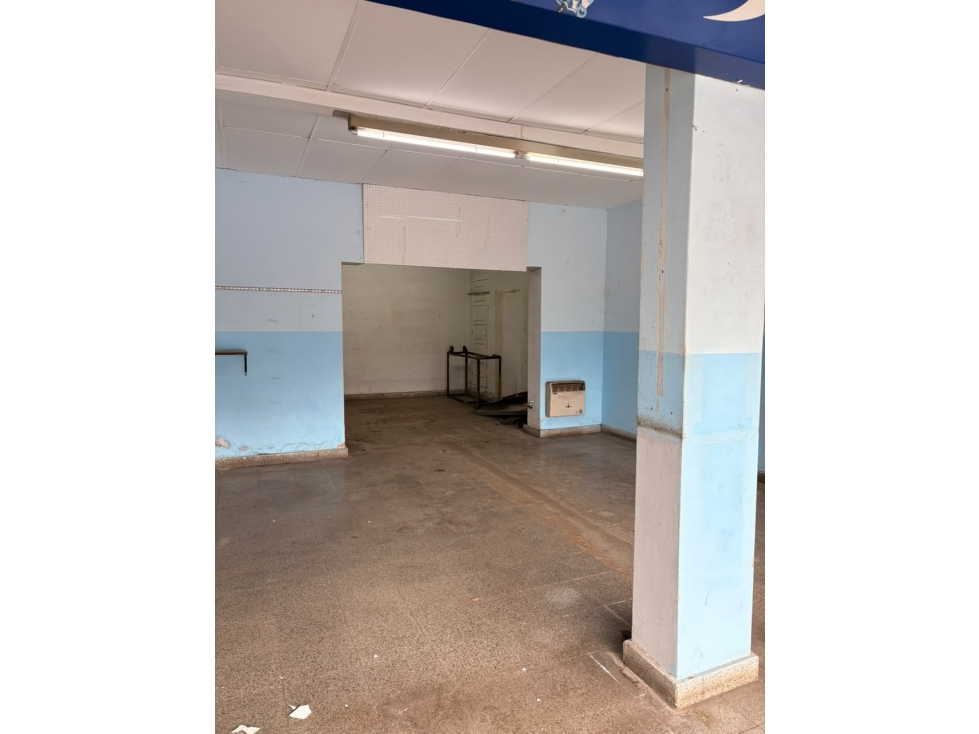 LOCAL COMERCIAL Y DEPTO 3 AMBIENTES - 4