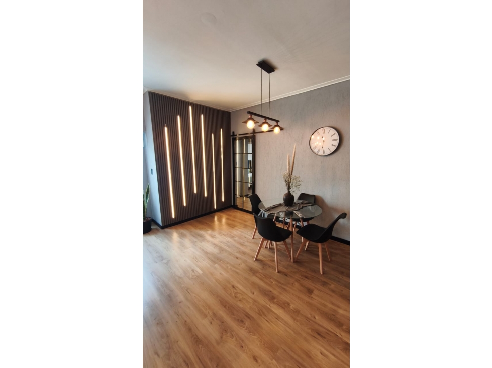 DEPARTAMENTO 4 AMBIENTES A LA CALLE CON ESCRITORIO - PLAZA MITRE - 4