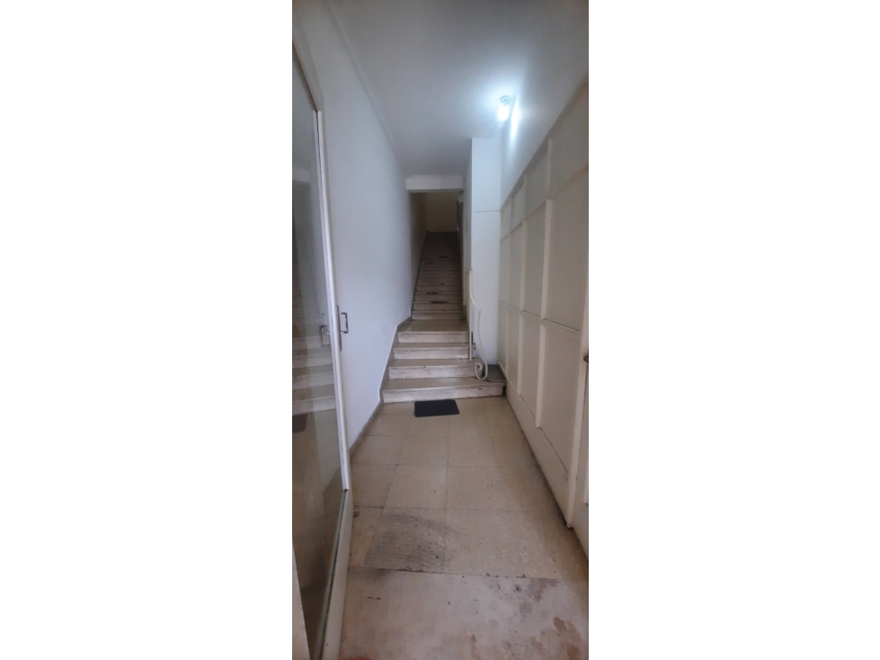 PH 5 AMBIENTES A LA CALLE CON BALCON - MACROCENTRO - 3