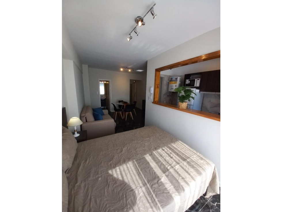 Departamento 1 Ambiente Al Contrafrente con Balcón - Macrocentro