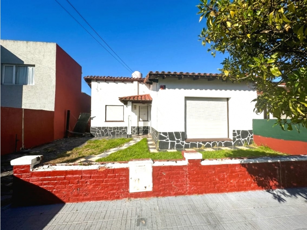 CASA VENTA 2 AMBIENTES CON JARDIN FARO NORTE