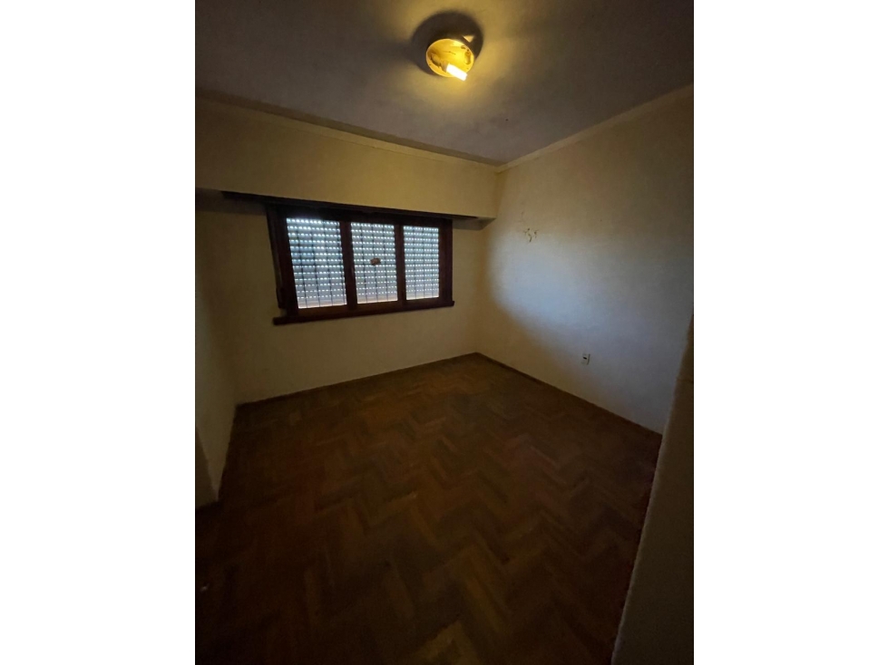 Chalet en Venta 5 ambientes zona Guemes — foto 2