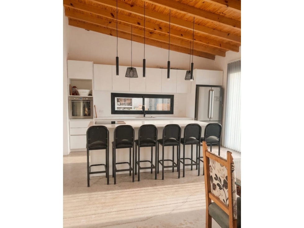 VENTA CASA 3 AMBIENTES CON PISCINA Y PARQUE SAN BENITO - 4