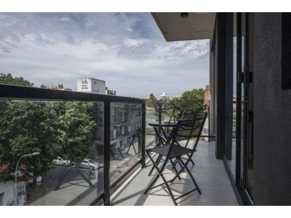 Departamento 2 ambientes con balcon corrido y cochera cubierta - 4