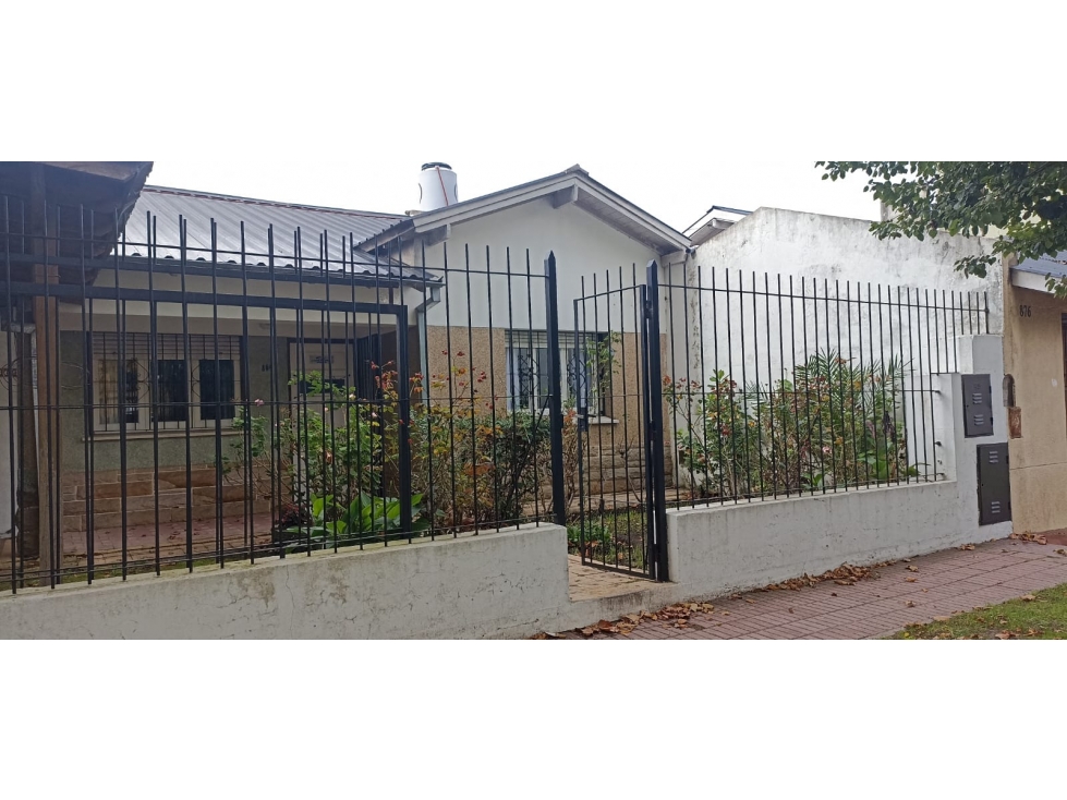 ALQUILER - CASA USO PROFESIONAL - FRANCIA AL 800 - 1