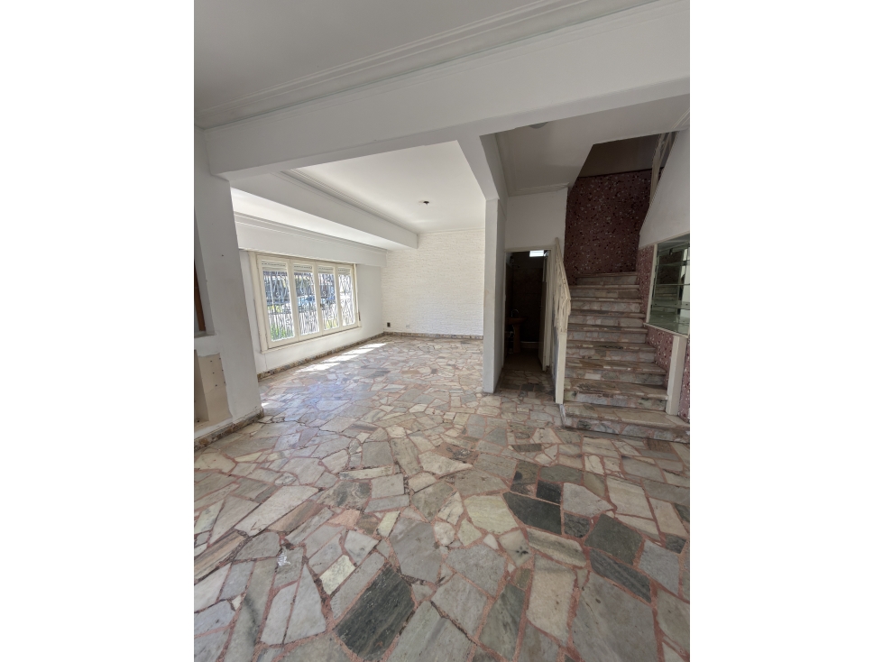 VENTA CASA 5 AMBIENTES - ZONA HPC - 3
