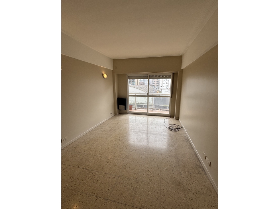 VENTA - DPTO 3 AMBIENTES - CON COCHERA - ALBERTI 2500 - 3