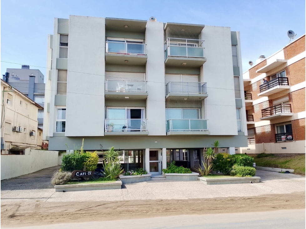 PINAMAR- DEPARTAMENTO DE 4 AMBIENTES A METROS DEL MAR - 2