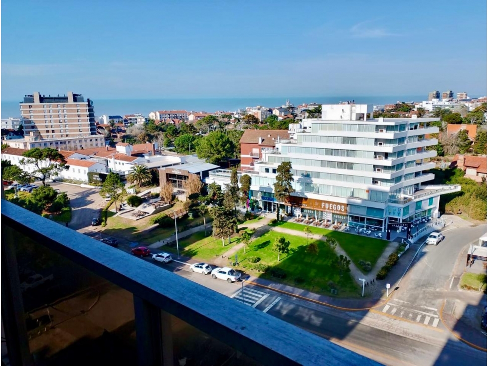 PINAMAR - CENTRICO DEPARTAMENTO CON VISTA AL MAR - 1
