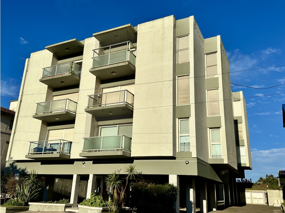 PINAMAR- DEPARTAMENTO DE 4 AMBIENTES A METROS DEL MAR - 1