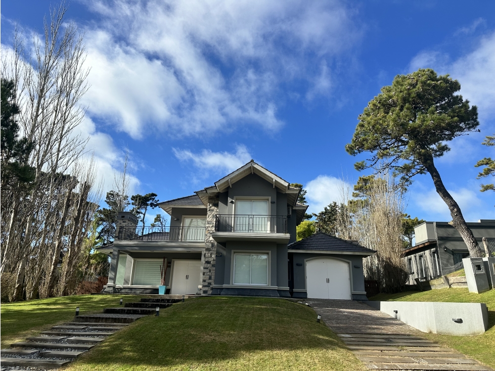 PINAMAR , CASA PREMIUM EN CUL DE SAC DE ALAMOS CON PISCINA - 1