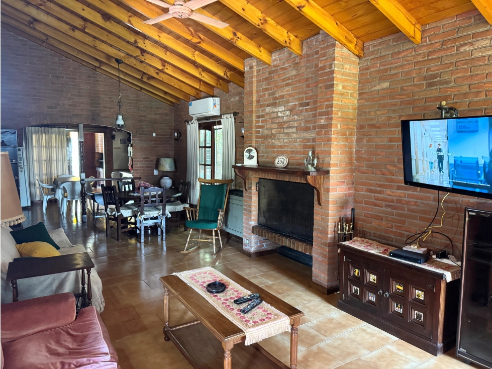 PINAMAR - CASA GARZAS - CHALET DE 4 AMBIENTES CON GAS NATURAL - 4
