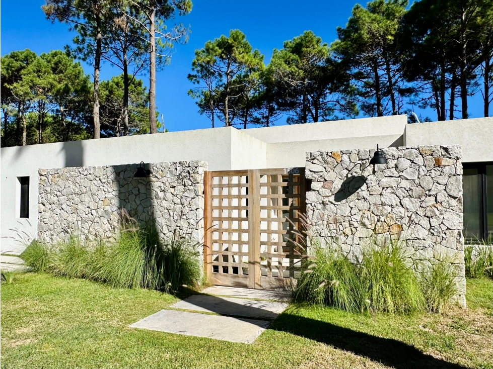 PINAMAR- CASA ISLA DEL GOLF ENERO 2027 — foto 3