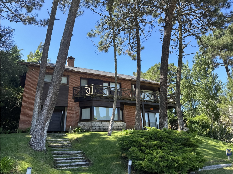 PINAMAR - CASA TIMON - VISTA PLENA AL GOLF — foto 3