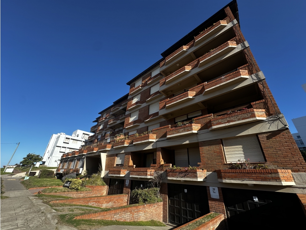 PINAMAR- DEPARTAMENTO UBICADO A METROS DEL MAR - 1