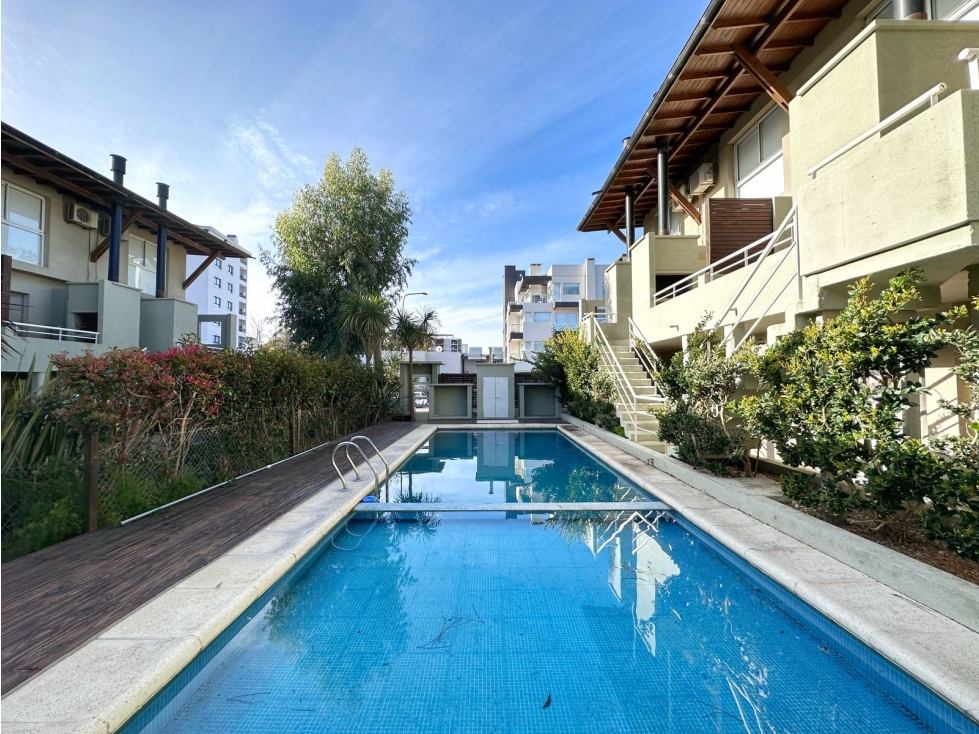 DUPLEX EN EL COMPLEJO LAS CAÑAS CON PISCINA Y GYM - 1