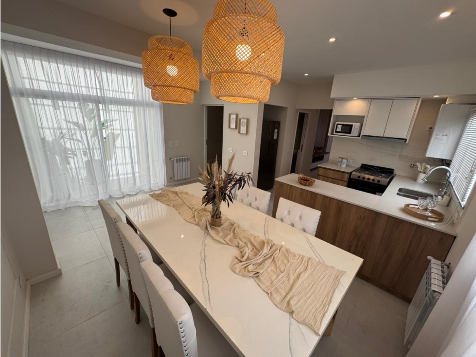 Chalet PH 4 ambientes A nuevo. Zona Aldrey - 1
