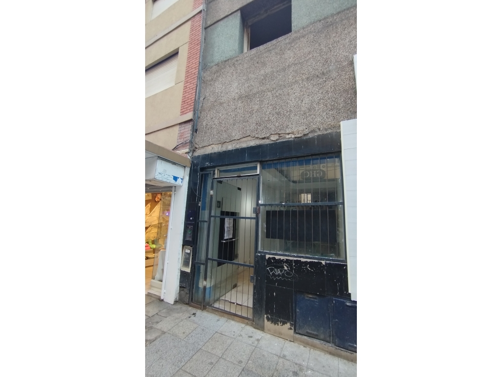 Local más 5 privados Z/ Córdoba y Belgrano — foto 2