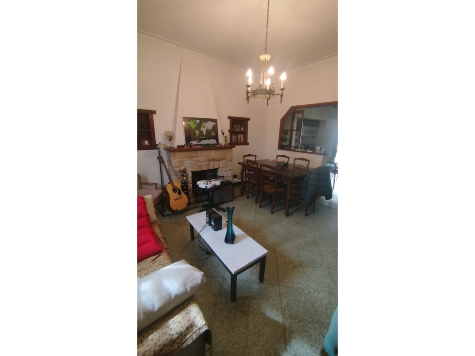 Casa 3 ambientes jardín impecable Pompeya - 2
