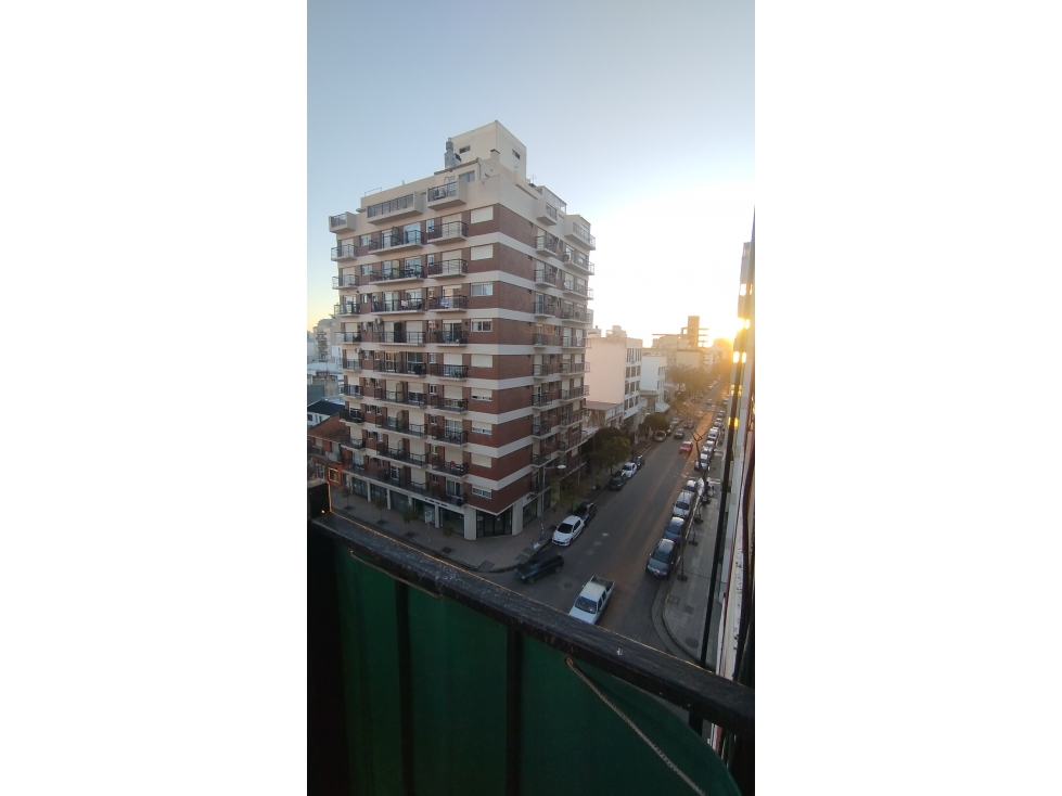** 3 ambientes a la calle balcón. Z/ San Martin y España - 1