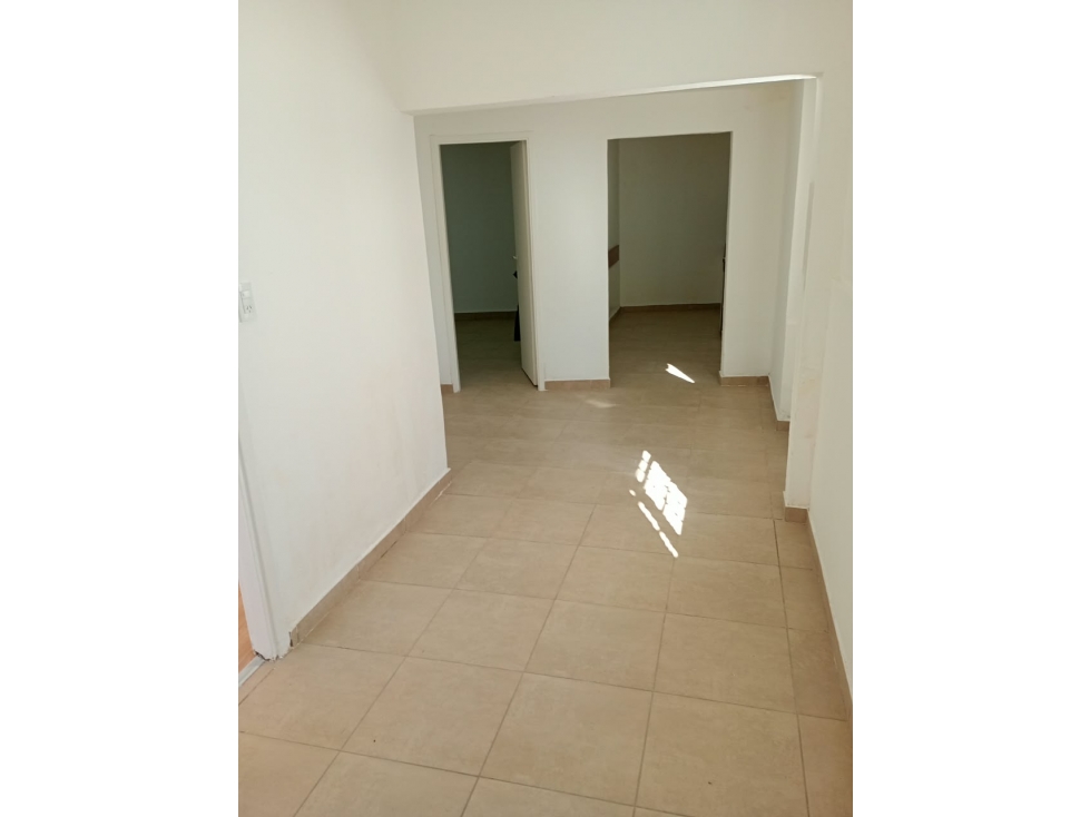 Casa 3 ambientes lote 10 x 13 m. B° Las Avenidas — foto 3