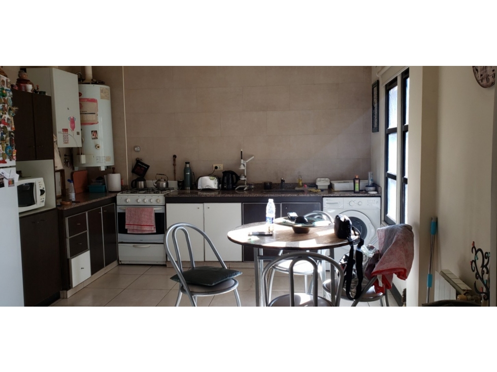 Piso de 4 ambientes impecable La Perla — foto 3