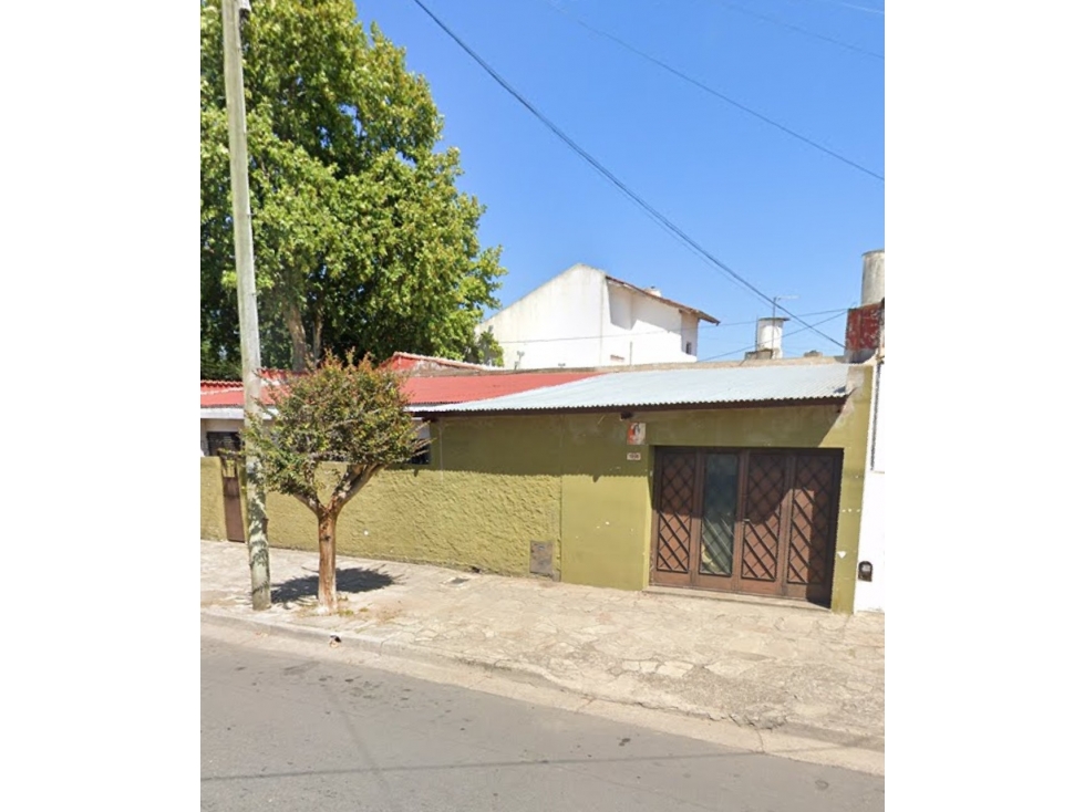 Casa 3 ambientes lote propio 150 M2. Moreno y Marconi - 2