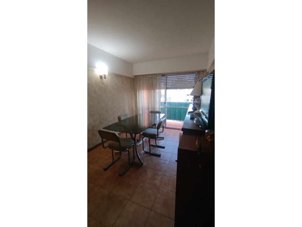 ** 3 ambientes a la calle balcón. Z/ San Martin y España - 3