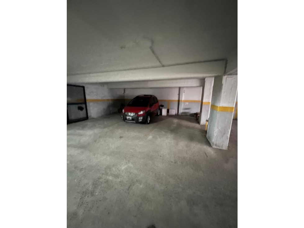 Venta cochera zona La Perla