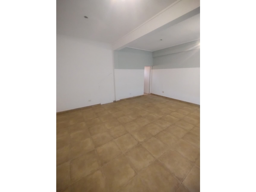 alquiler local comercial zona Juan B Justo - 2