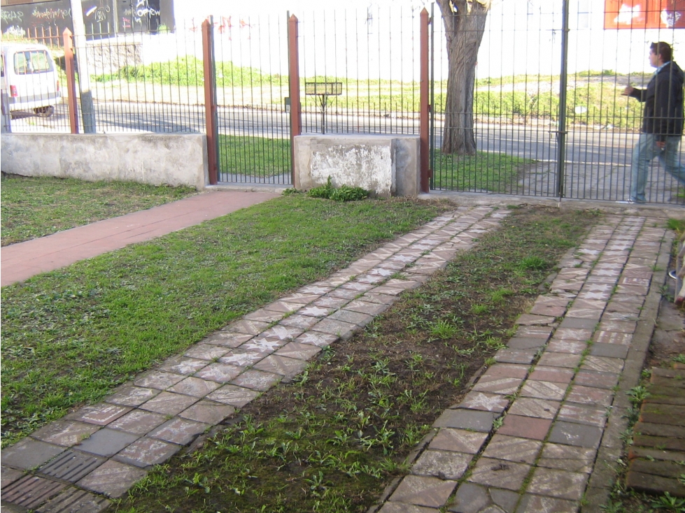 Venta casa con departamento zona San Carlos - 3