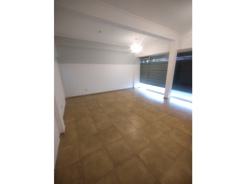 alquiler local comercial zona Juan B Justo - 3